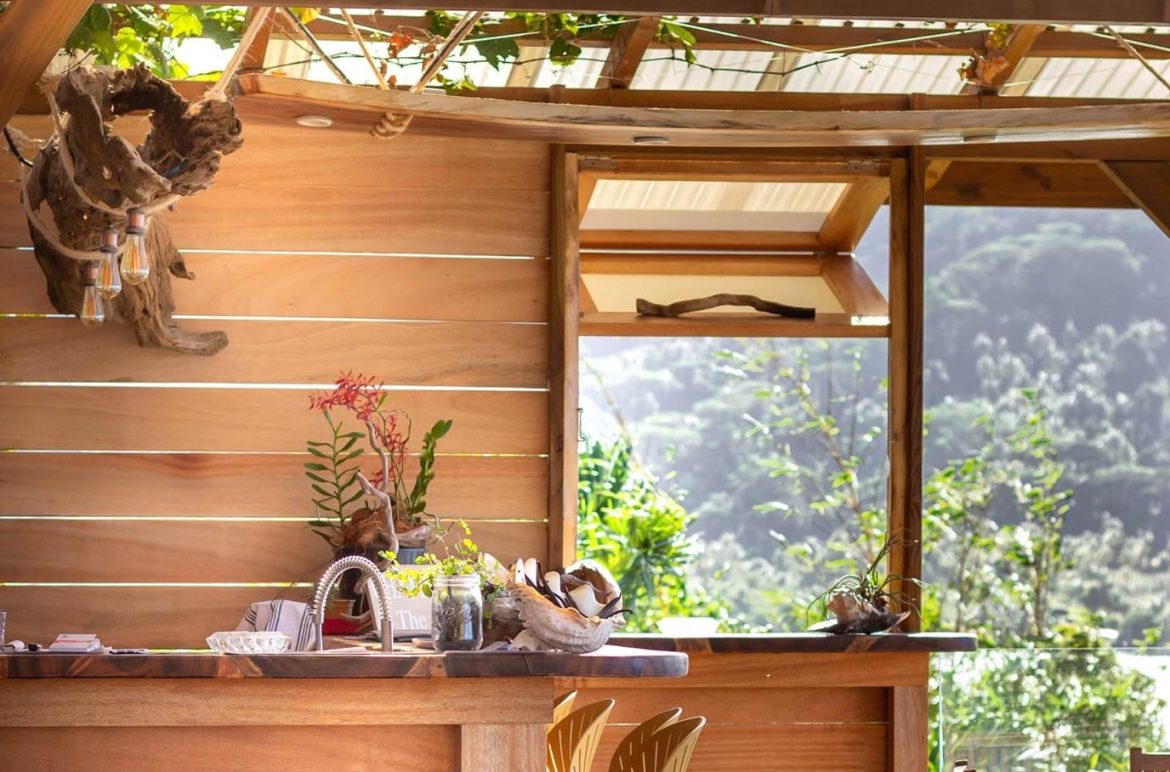 Notre mobilier en bois local