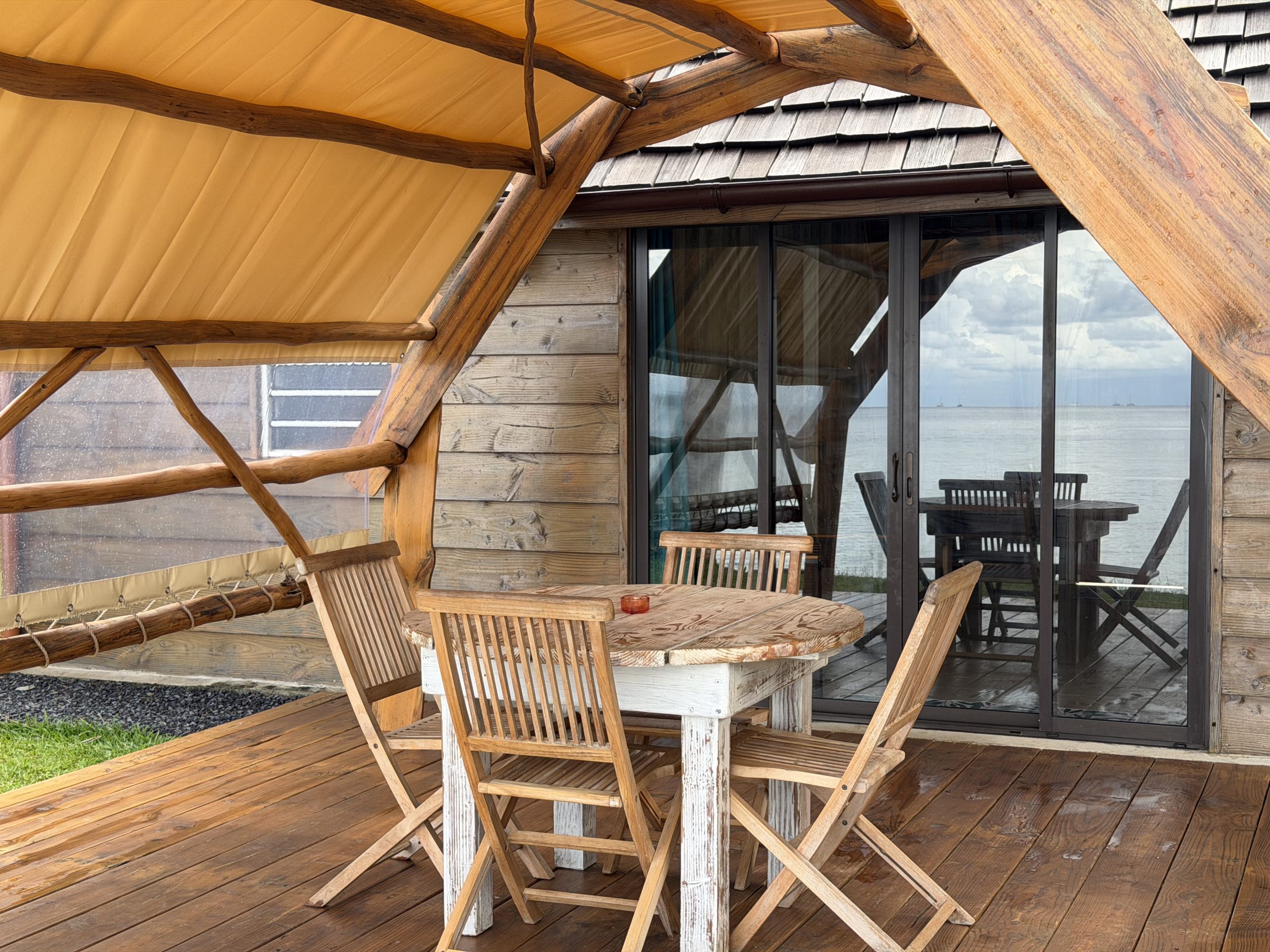 terrasse du bungalow tapuamu - pension anahata tahaa