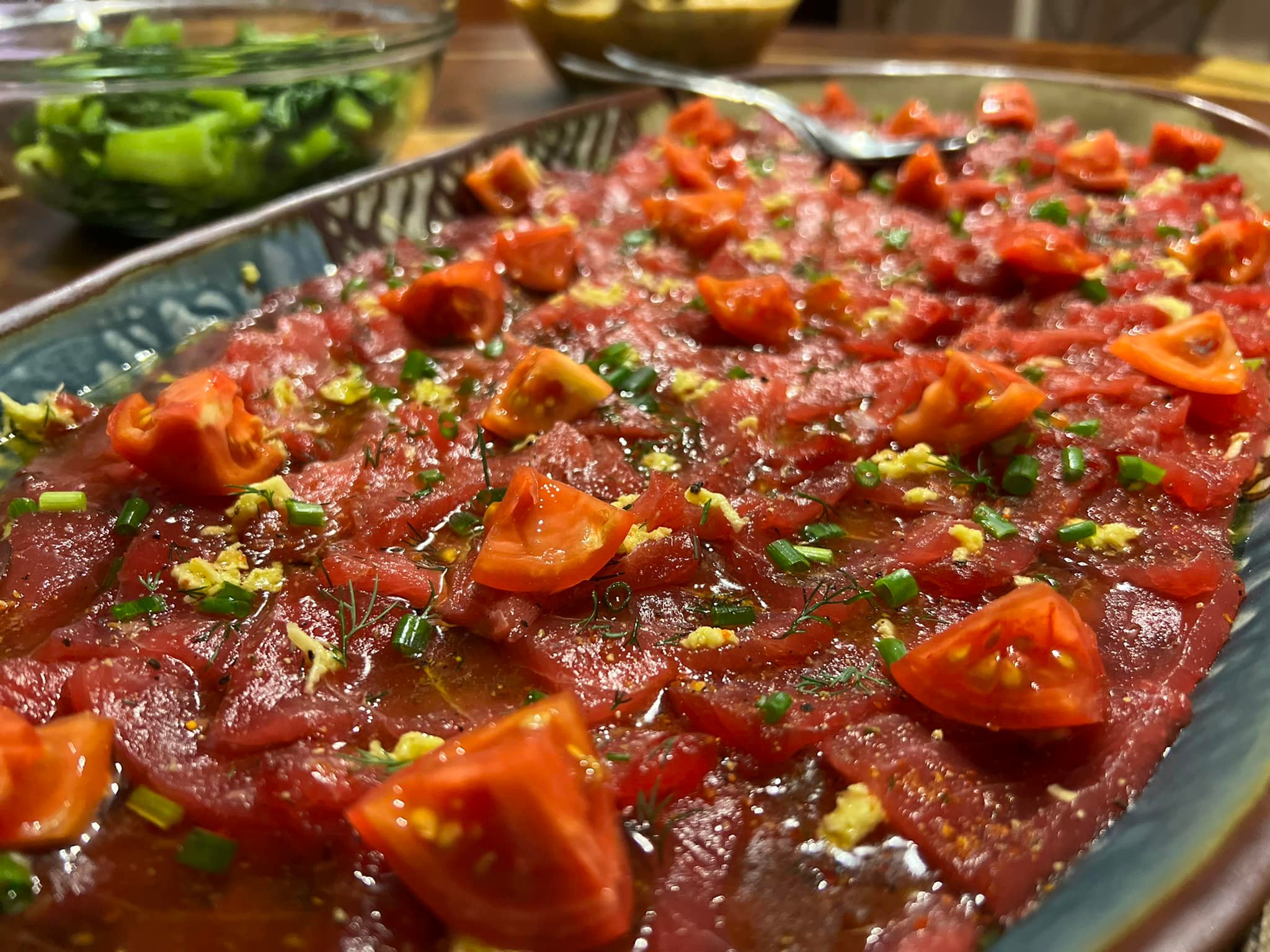 carpaccio de thon rouge préparé par Patricia de la Pension Anahata