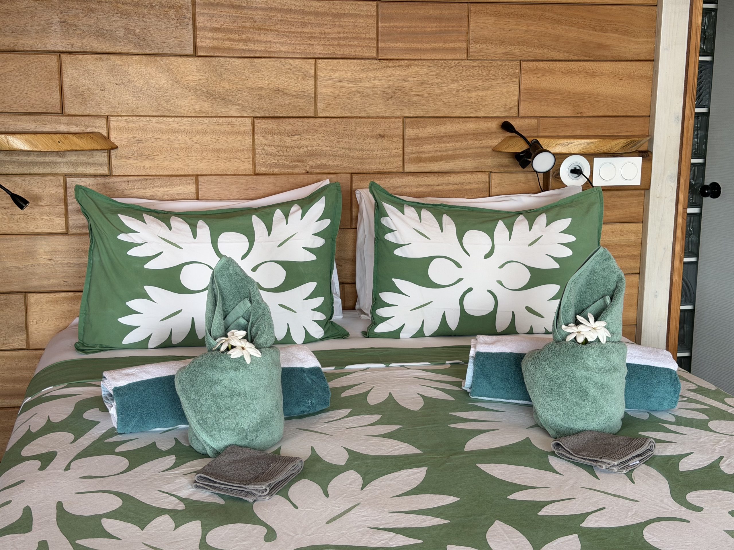 lit 2 places bungalow Faaaha vue de face