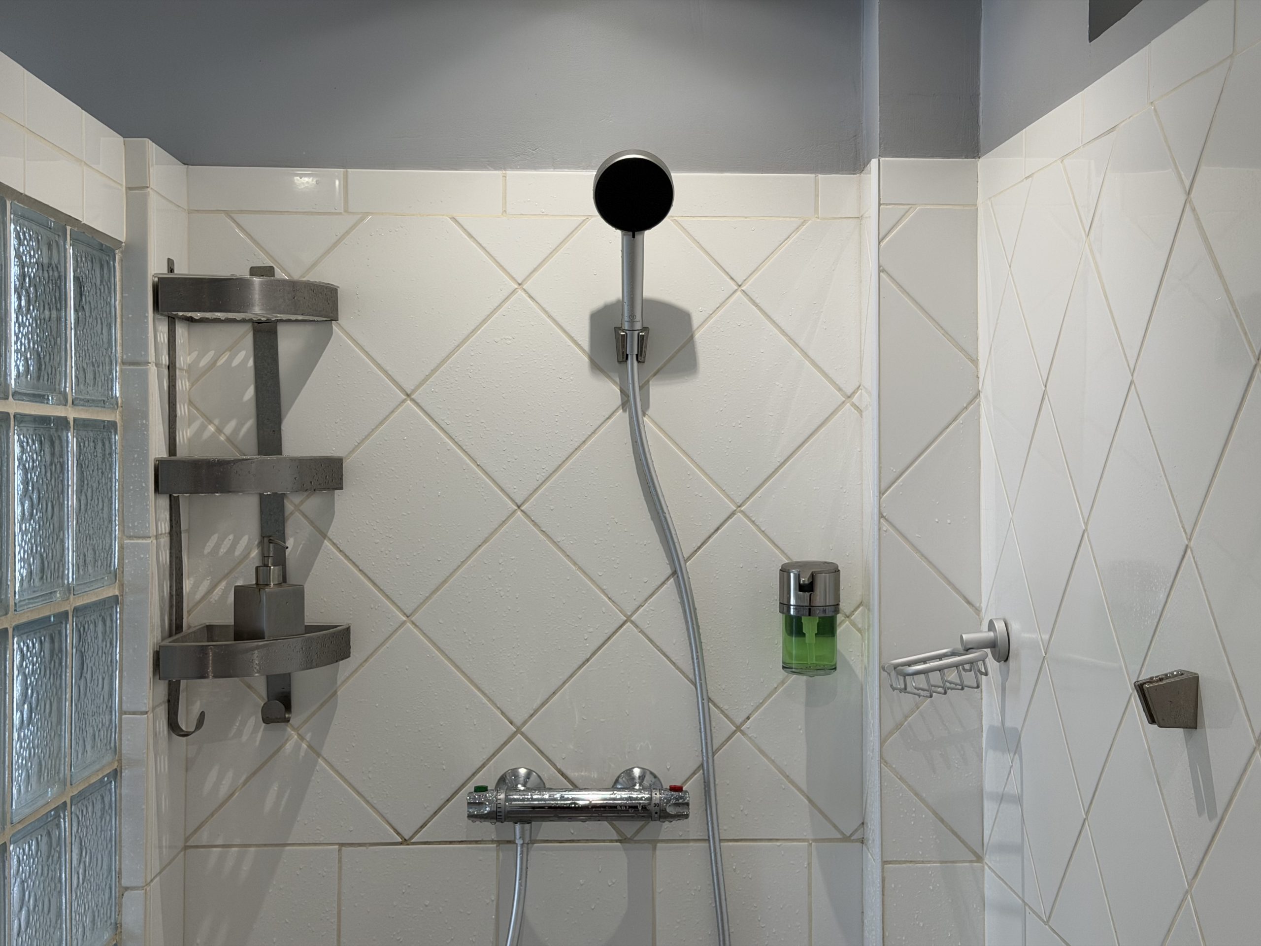 salle de bain bungalow vaitoare