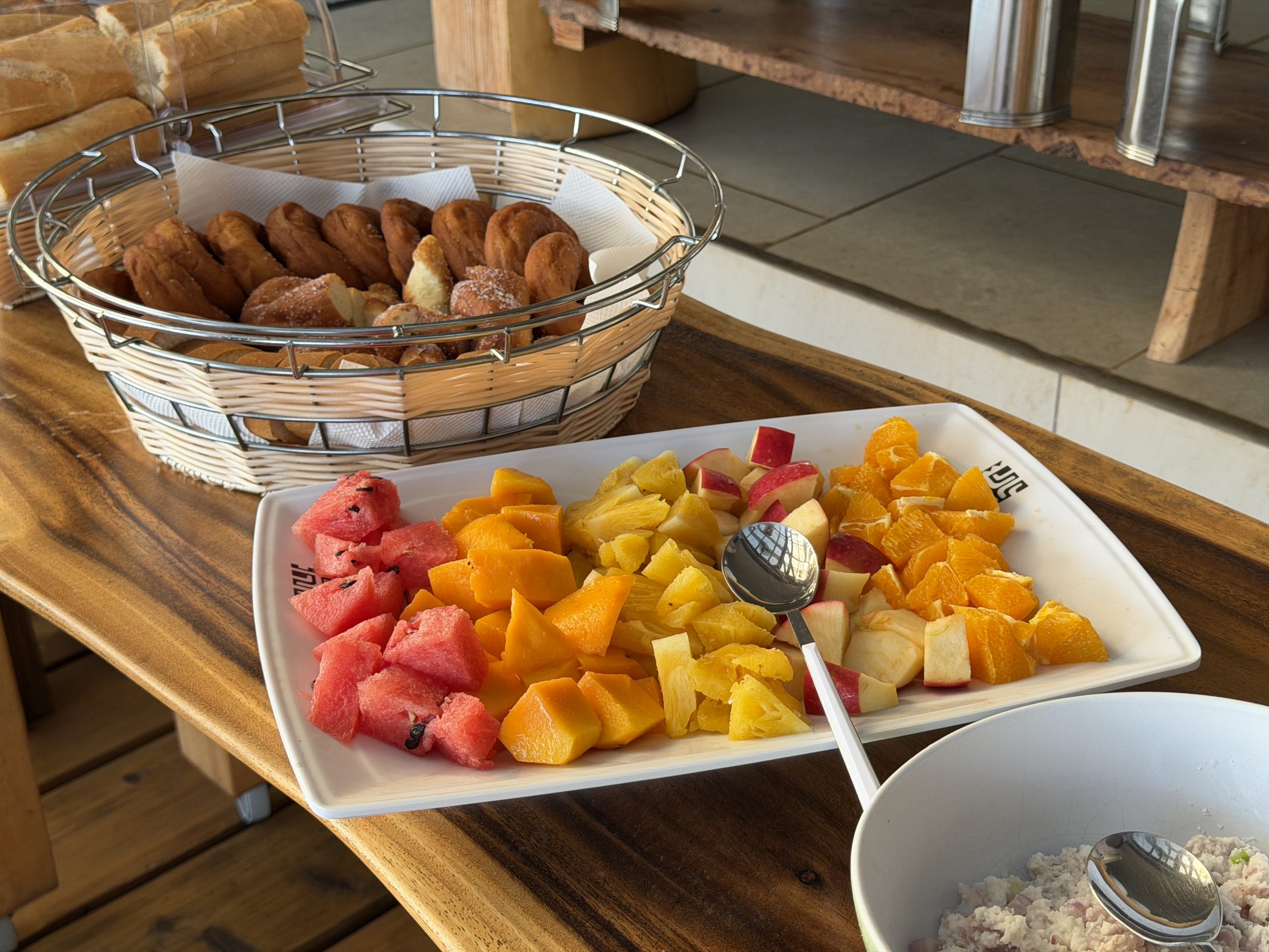 fruits frais et beignets